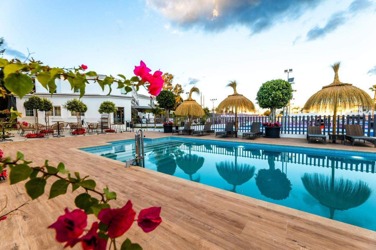 Residencia Deportiva Rozarossa Hotell Estepona Eksteriør bilde