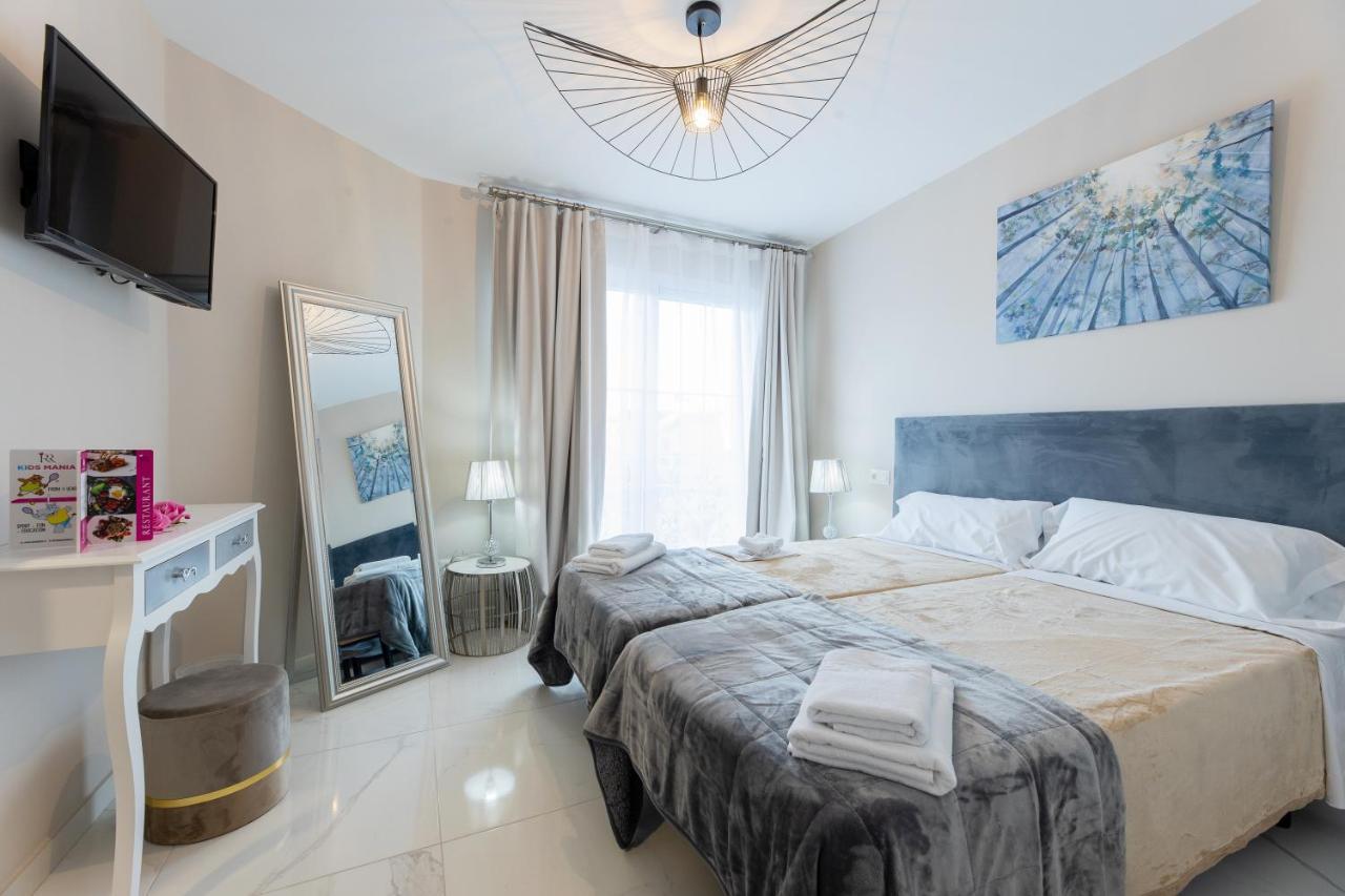 Residencia Deportiva Rozarossa Hotell Estepona Eksteriør bilde